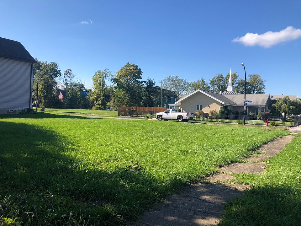 2nd image of 45 Waverly St