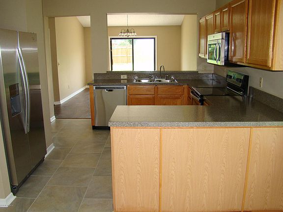 3rd image of 1573 Mountain Lake Dr E