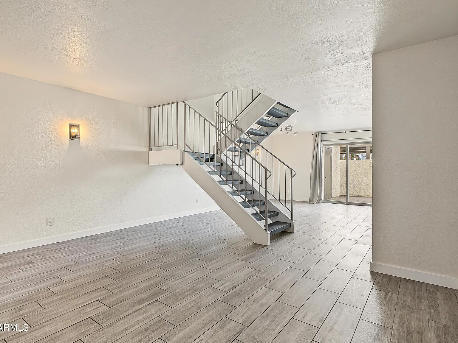3 bed, 2.5 bath, 1591 sqft, $3,200 — Photo 2
