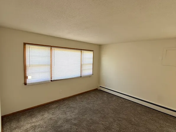 910 Lynde Dr NE APT 101, Minneapolis, MN 55432