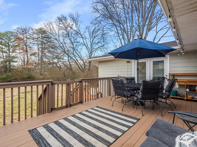 1223 Rocky Hill Rd — Photo 5