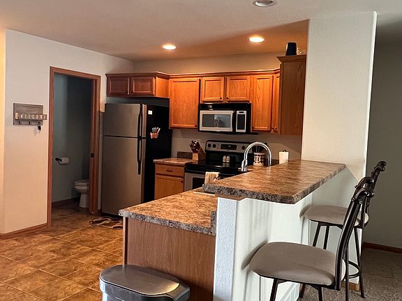 2nd image of 143 War Admiral Ln #143