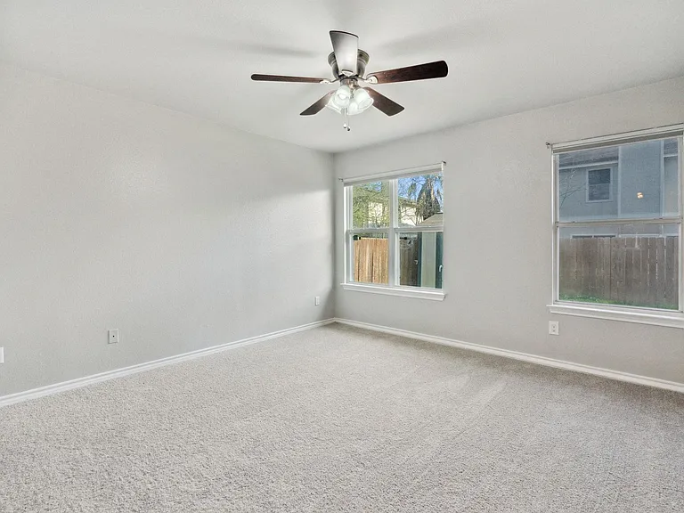 2907 Kestrel Dr — Photo 17