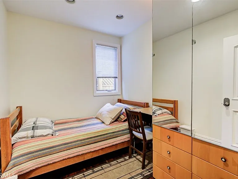 2504 23rd St #B — Photo 9