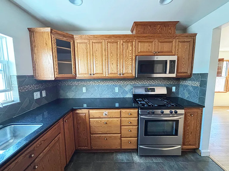5931 Comey Ave — Photo 11