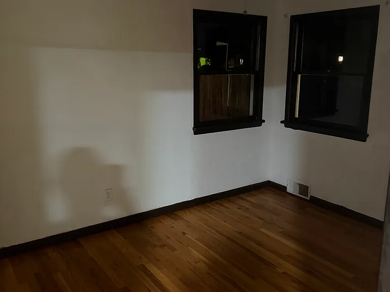 420 Clark St — Photo 4
