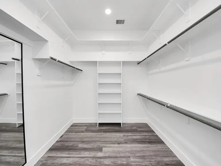 2709 Dennis St — Photo 30