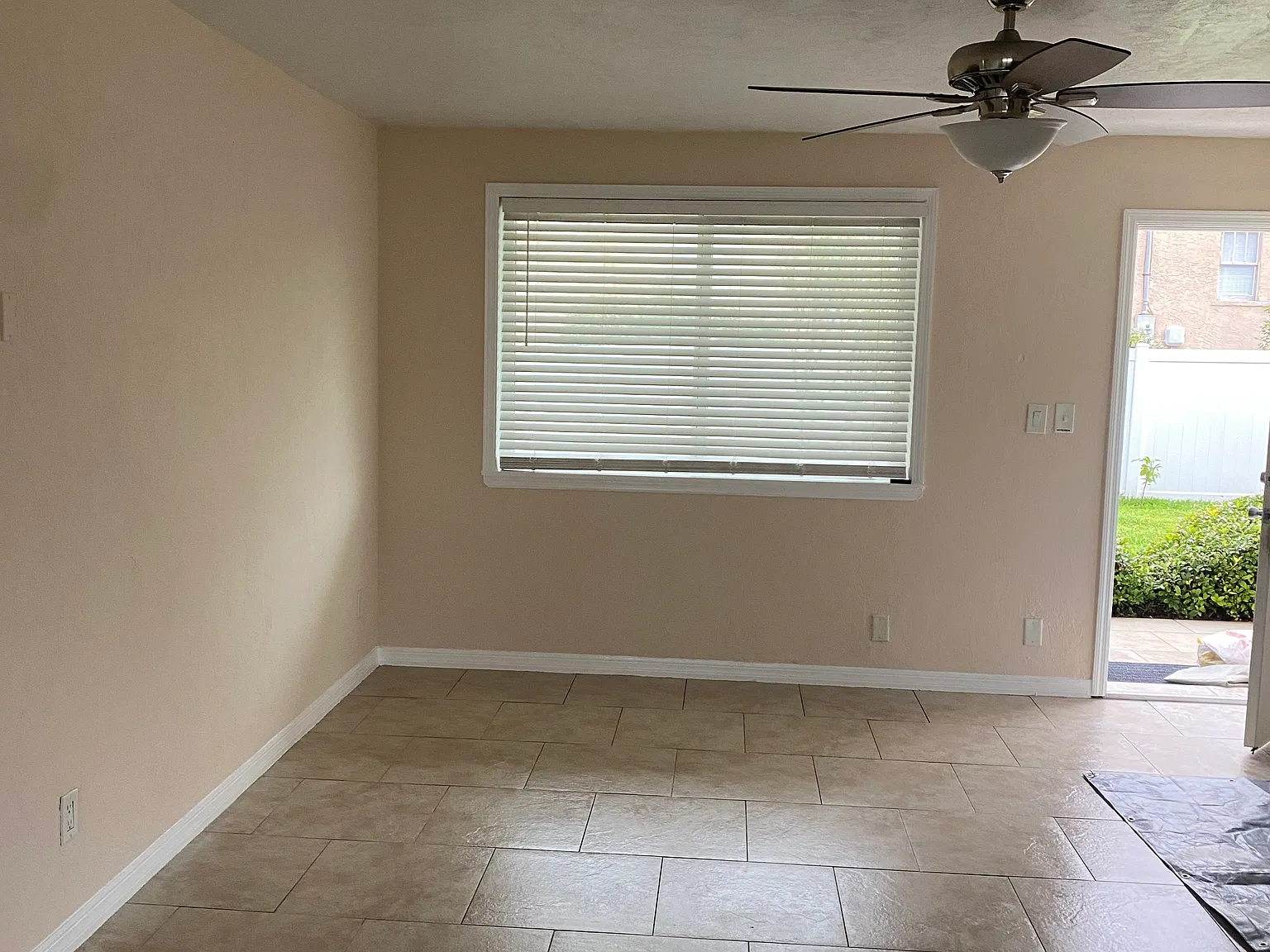 2 bed, 900 sqft, $1,600 — Photo 1