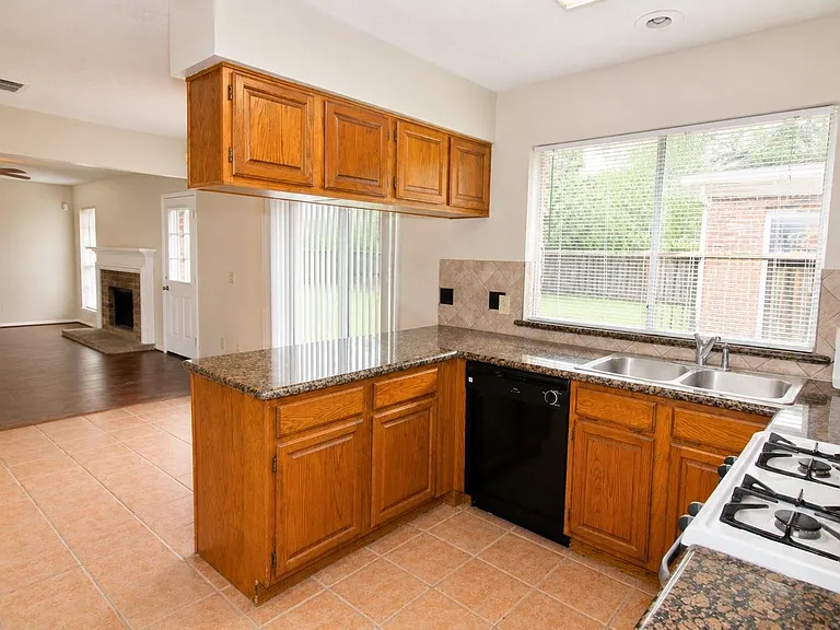 3331 Oak Branch Ln — Photo 4