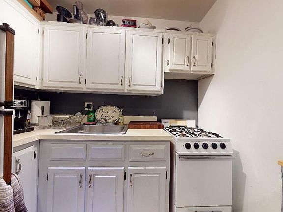 3rd image of 261 7th Ave #3B