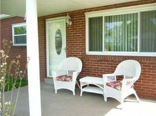 110 Crest Dr, Monaca, PA