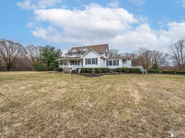 12193 S Custer Rd, Dundee, MI 48131