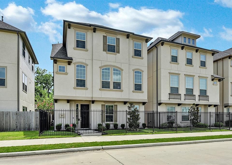 Welcome home! Fully fenced and gated front entry can be locked for added security. Street parking is only permitted across the street so you always have an open front view.