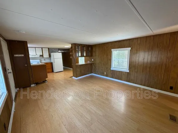 733 Indian Hill Rd, Olin, NC 28660