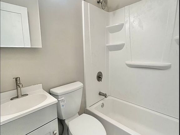 4th image of 94 Dutch Mill Ct APT F