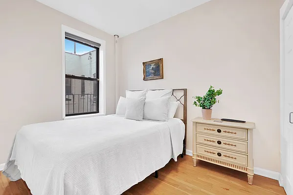 Sold by Compass | media 4