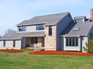 262 Pond St, Hopkinton, MA 01748