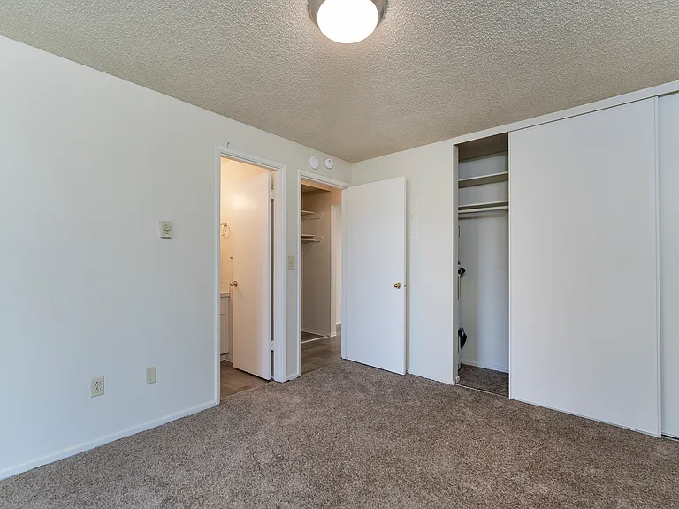 1 Bed 1 Bath w Deck or Patio - 576 Sq Ft 1 Bed 1 Bath w Deck or Patio - 576 Sq Ft