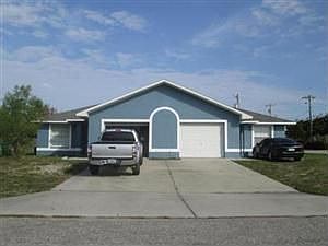 1st image of 1004 SE 9th Ct
