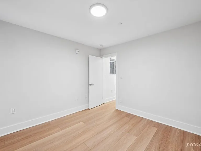 138 Clinton Park #C — Photo 9