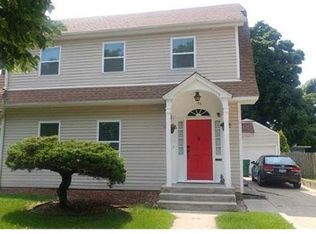 156 Slocum Lake Rd, Wauconda, IL 60084