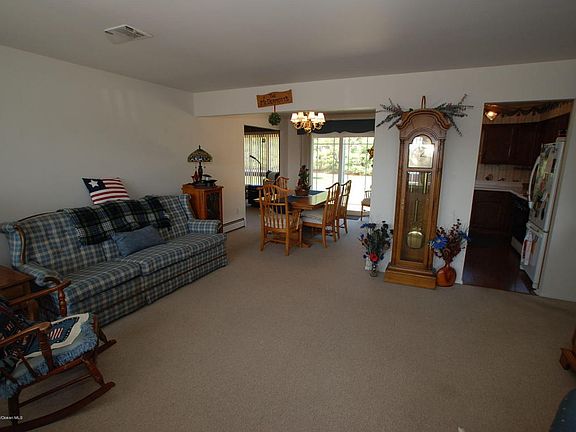 5th image of 102 Westport Dr