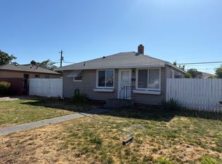 123 G St NE, Ephrata, WA 98823