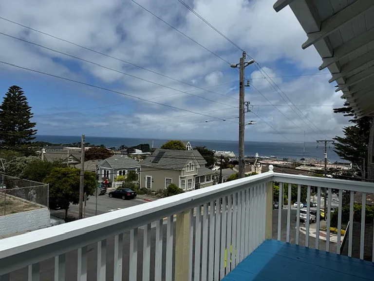 585 Laine St — Photo 1