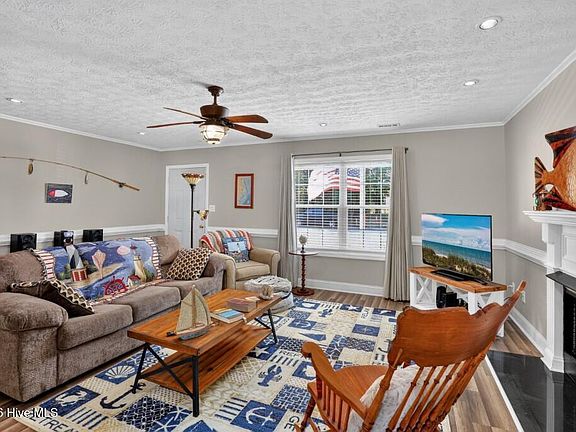 3rd image of 231 Devonshire Drive