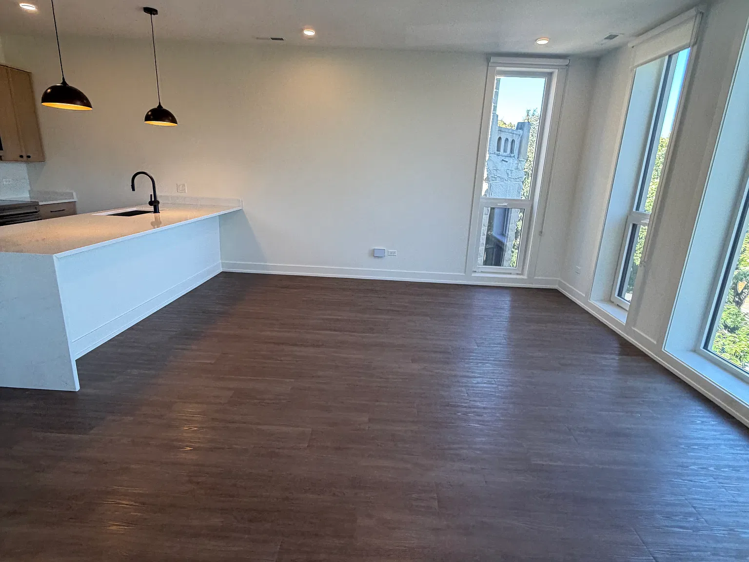 3 bed, $2,995 — Photo 3