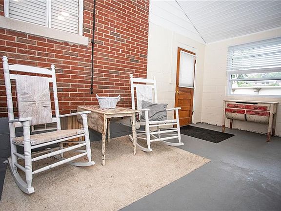 2nd image of 2819 Evanston Ave