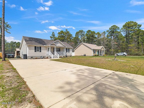 4th image of 1221 Maple Road