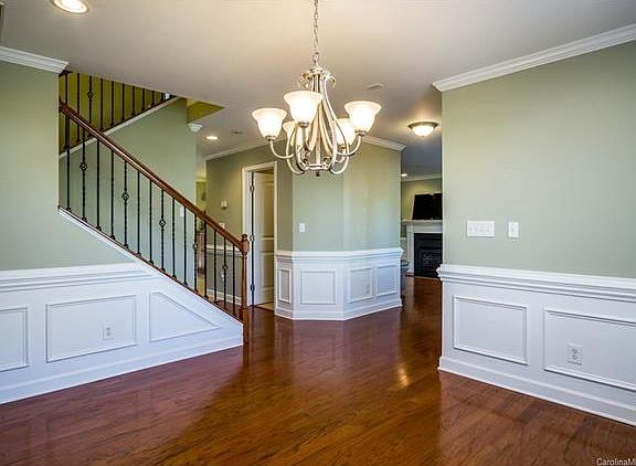 3rd image of 1647 Hardy Dr