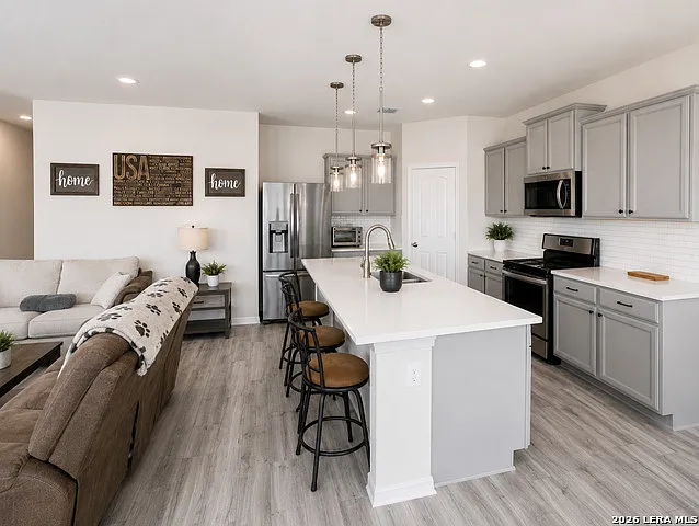 3 bed, 2.5 bath, 1916 sqft, $2,150 — Photo 4