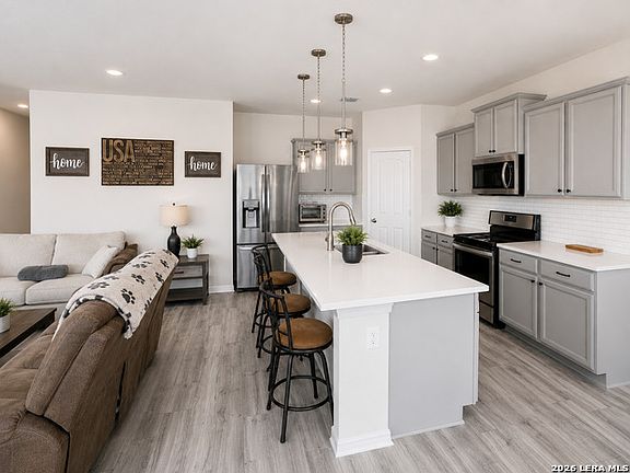 4th image of 6738 Shiraz Way