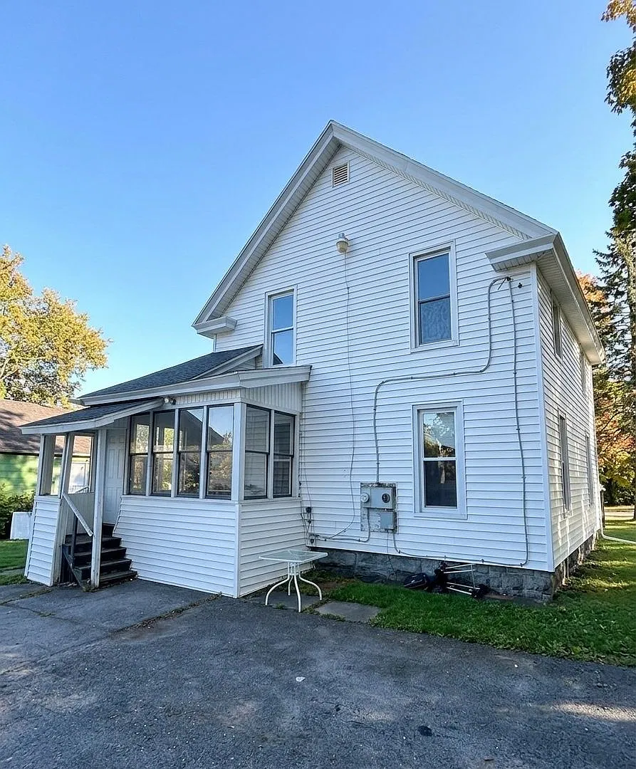 Spacious 5-Bedroom, 3-Bathroom Home for Rent in Gouverneur $1,600/Month — Photo 3