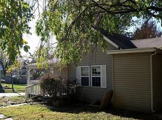 102 N May St, Dearborn, MO 64439