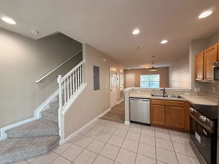 4430 SW 49th Ave — Photo 13
