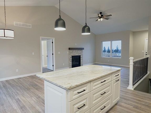 5th image of 604 Olson Dr
