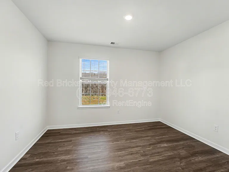 7847 Whispering Stream Dr — Photo 27