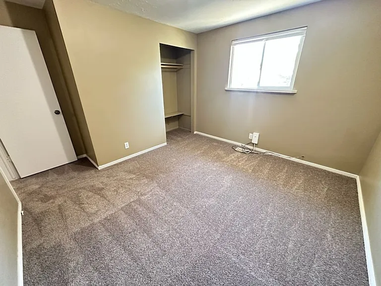 6046 S 4000 W — Photo 11