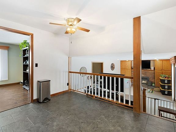 5th image of 3664 Buttercup Ln