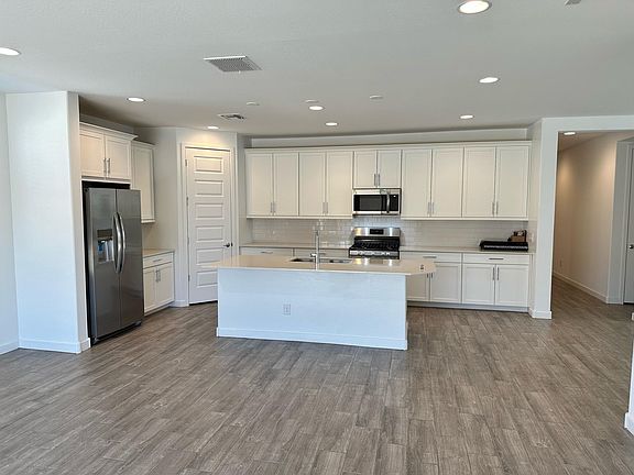 4th image of 1651 W Paseo Way