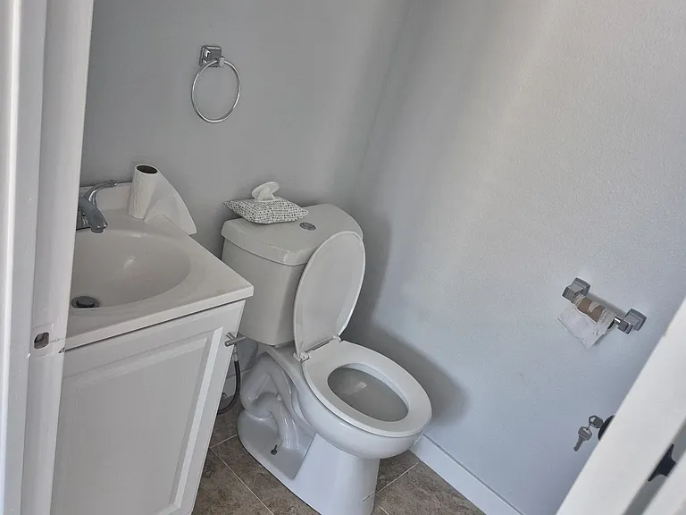 13112 Vultee Ave #B — Photo 7
