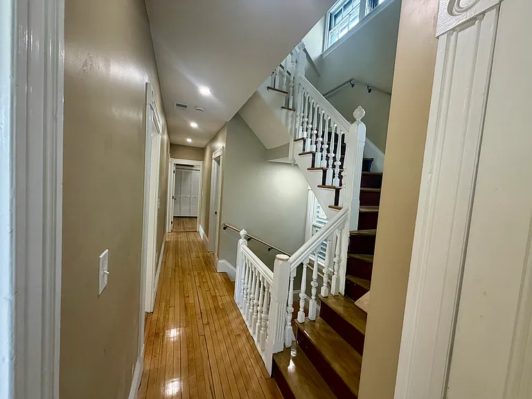 432 Meridian St #2B — Photo 6