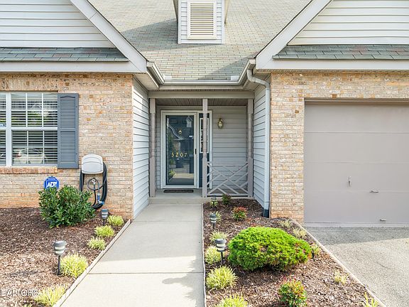 2nd image of 5207 Pelahatchia Way