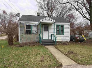 215 Elmwood St, Hartford, MI 49057