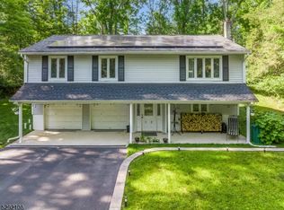 12 Crescent Rd, Andover, NJ 07821