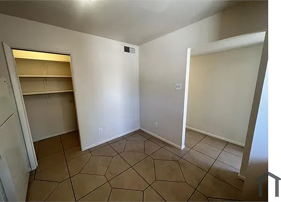 545 Palomas Dr SE — Photo 7