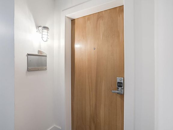 3rd image of 370 7th St Unit 7